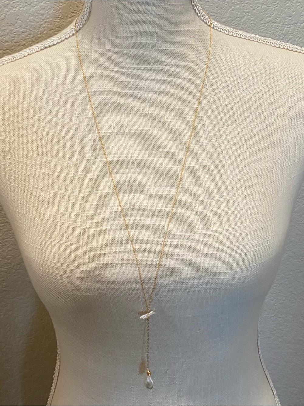 Gold Pearl Lariat